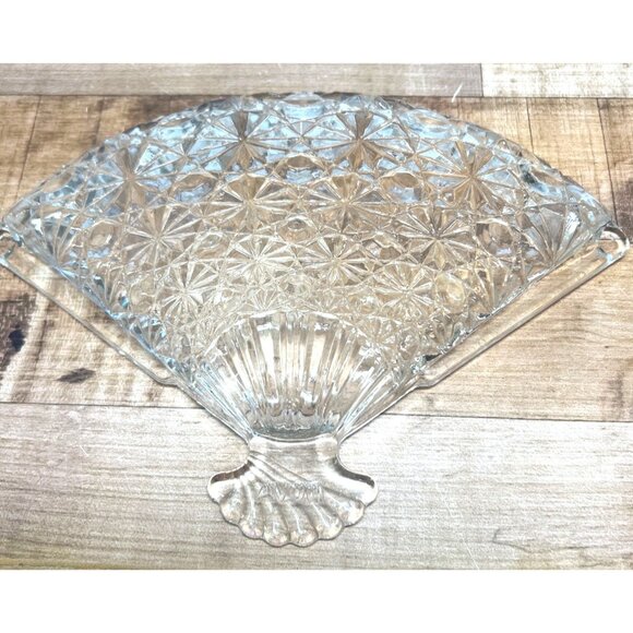 Avon Clear Glass Fan-Shaped Decorative Dish With Intricate Diamond Pattern - Picture 4 of 5